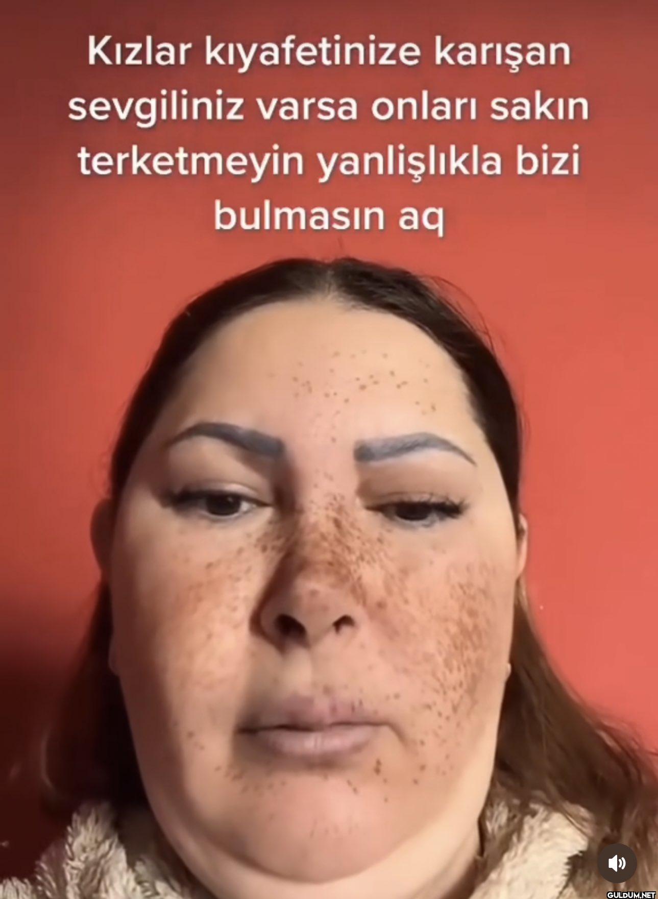 Kızlar kıyafetinize...