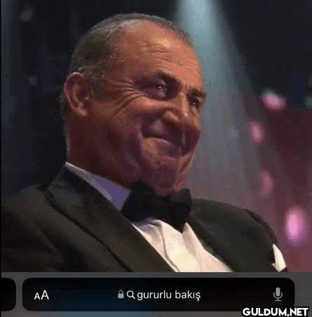 AA Q gururlu bakış ↓