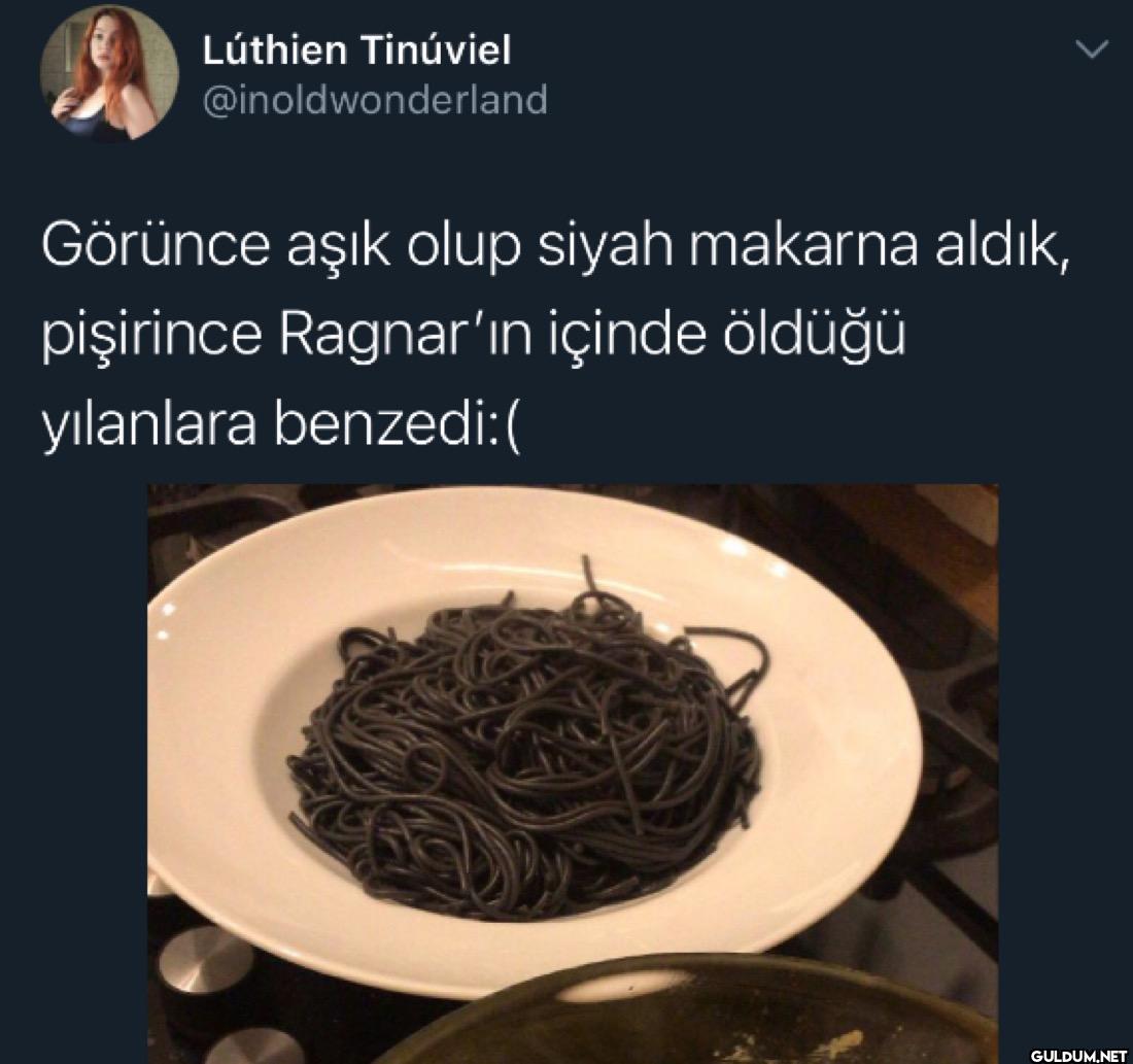 > Görünce aşık olup siyah...