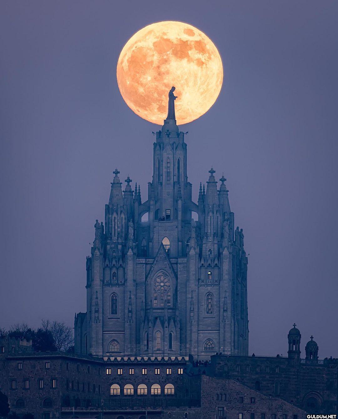 21. Full moon behind the...