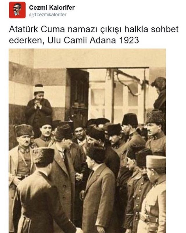 Atatürk Cuma namazı çıkışı...