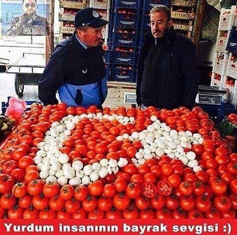 Yurdum insaninin bayrak sevgisi :)