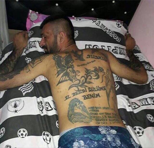 El değdi benim gülüme