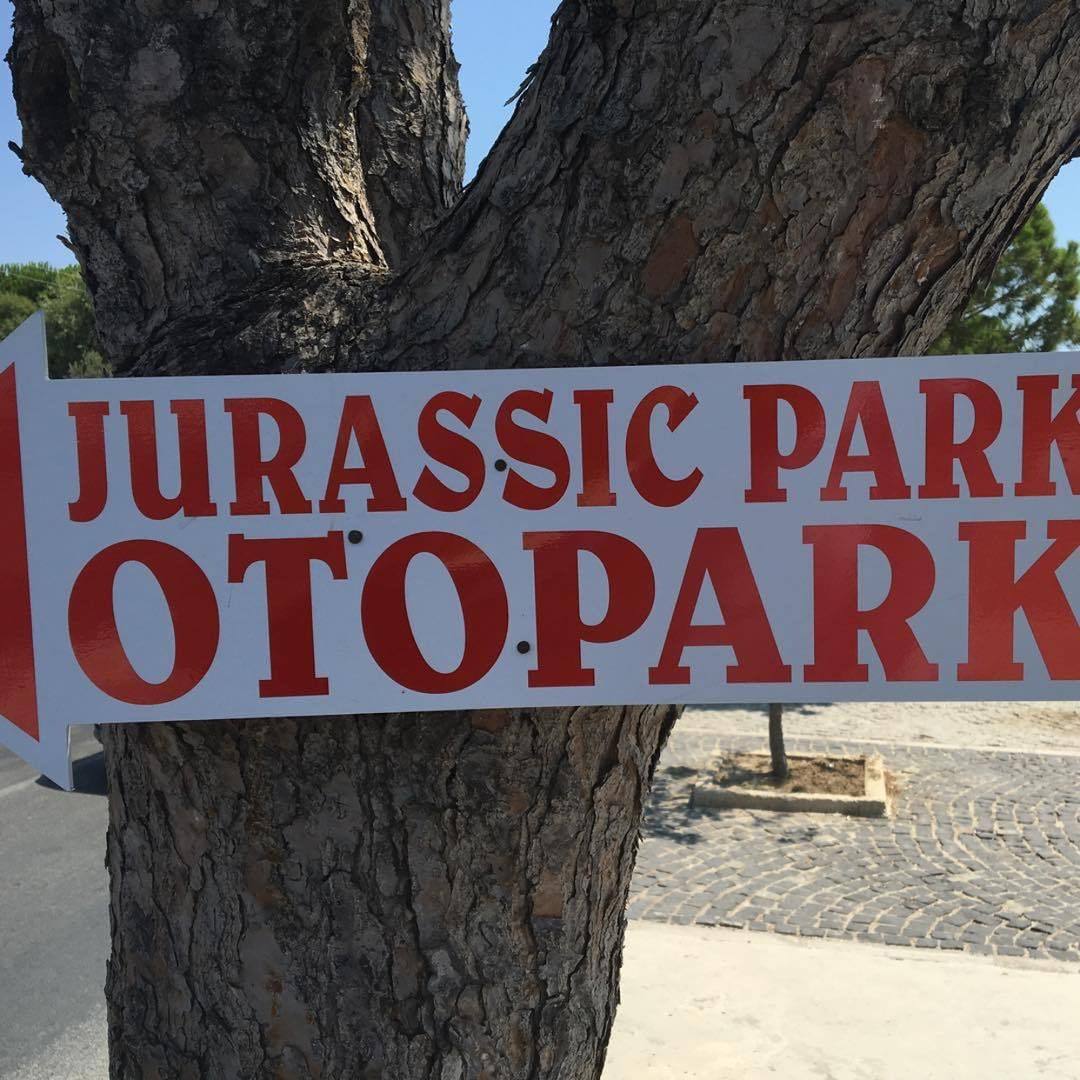 JURASSİC PARK
 OTOPARK
