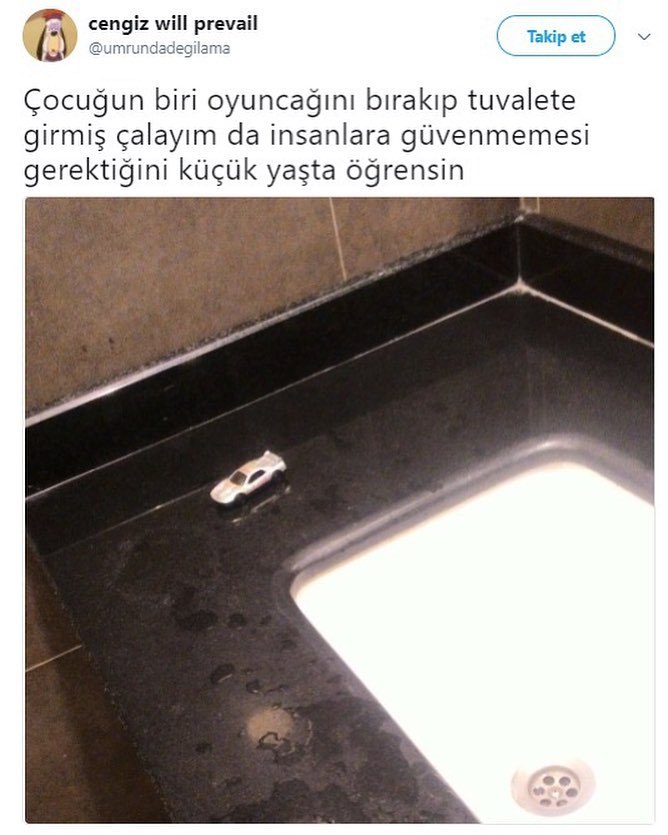 Çocuğun biri oyuncağını...