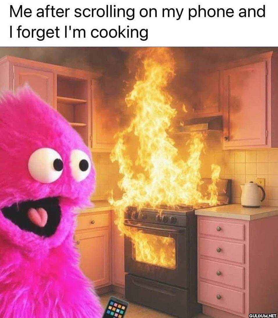 ︎ ︎    Me after scrolling...