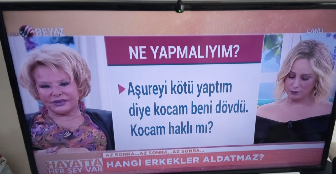 - İş arkadaşım bana aşık...