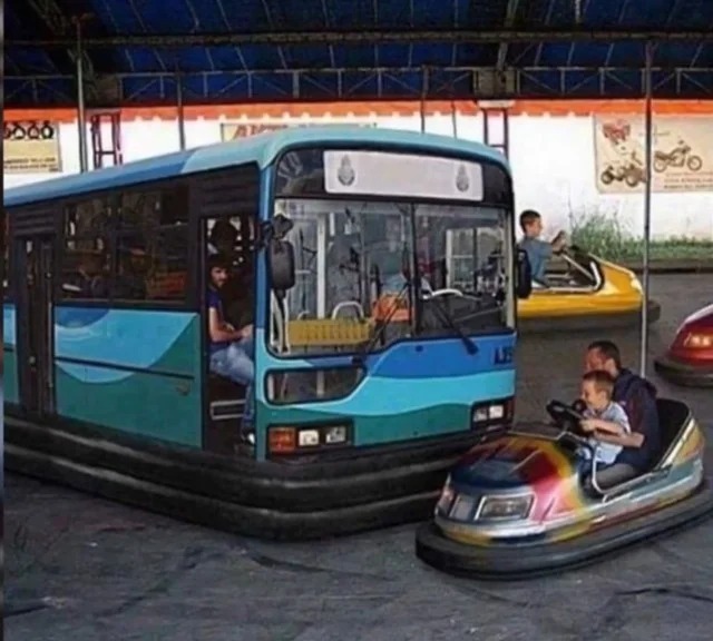 Çarpışan arabalara yeni...