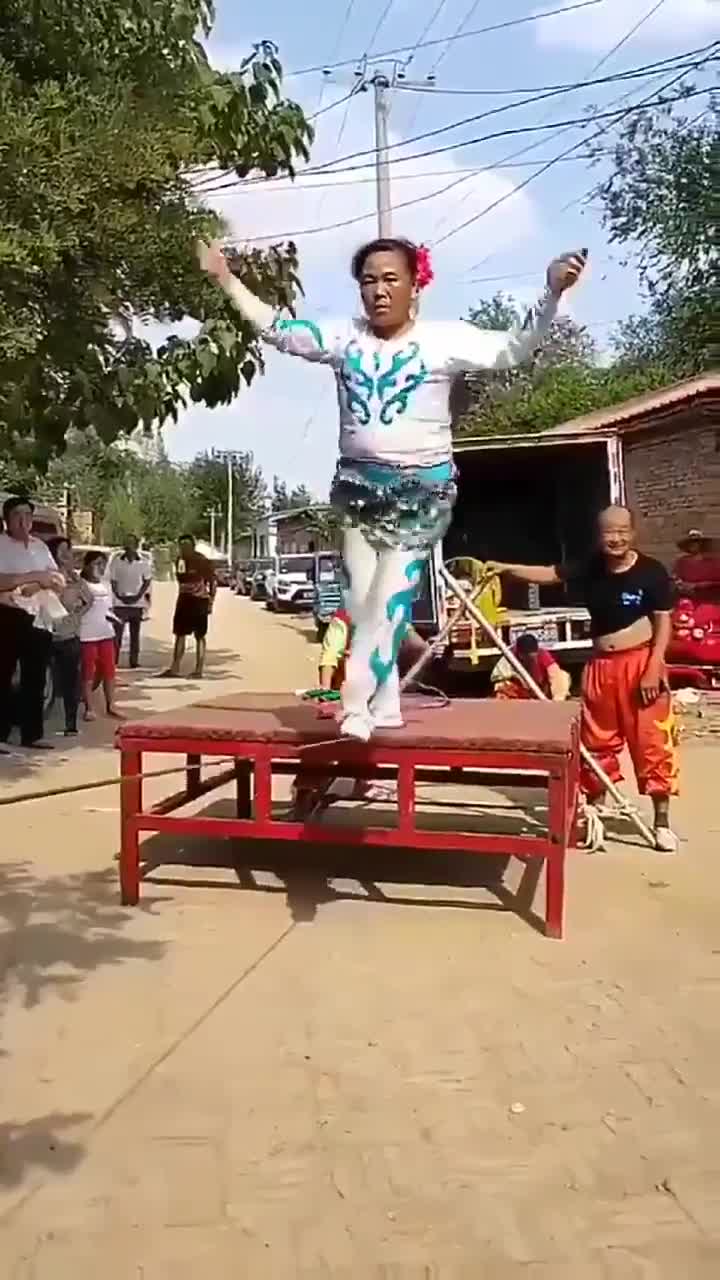 Bir kişinin farklı durumlarda verebileceği muhtemel cevapları içeren bir mizah içeriği.