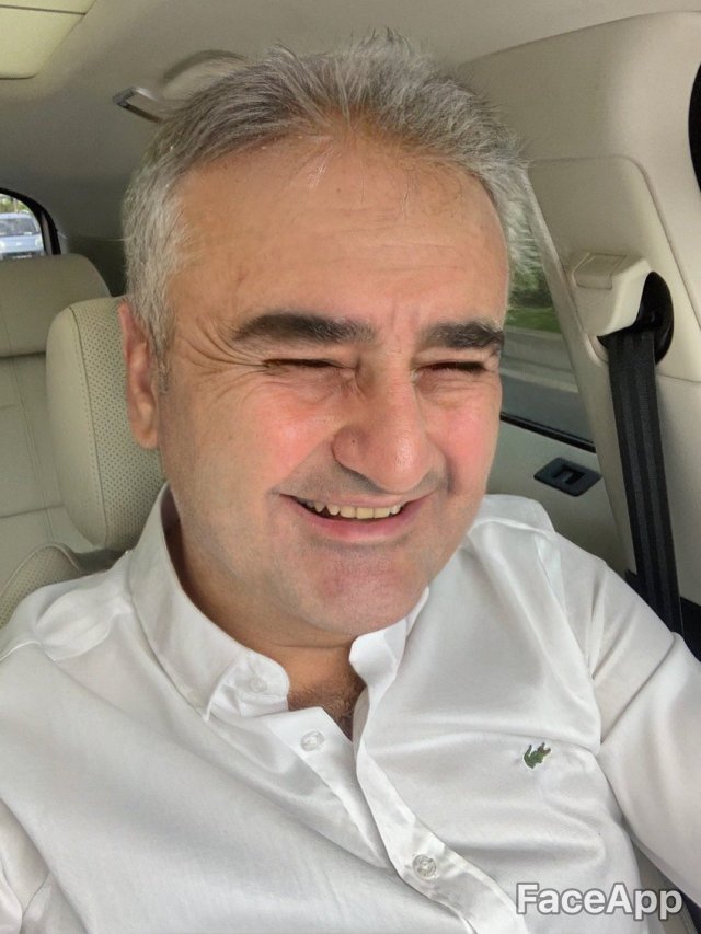 Yaşlı czn Burak. 
Bu...