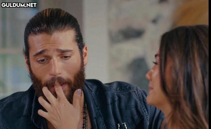 Can yaman parmak emiyor....