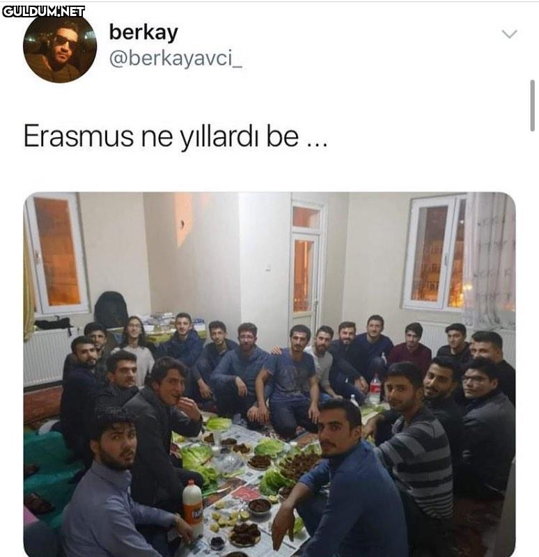 Sol arkadaki uzun saçlı...