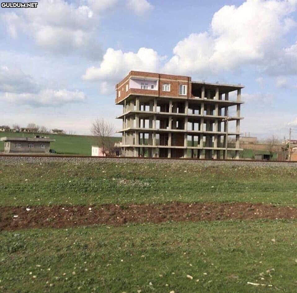 Aile arsasında parası olan...