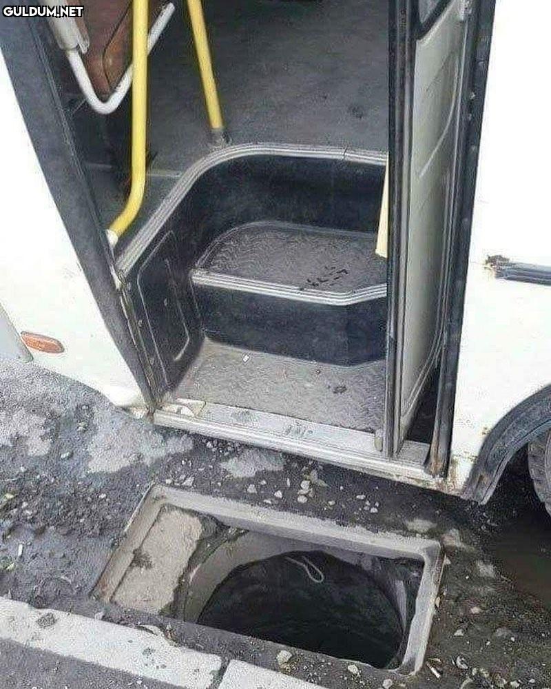 metrobüse bindik okula gidiyoruz
