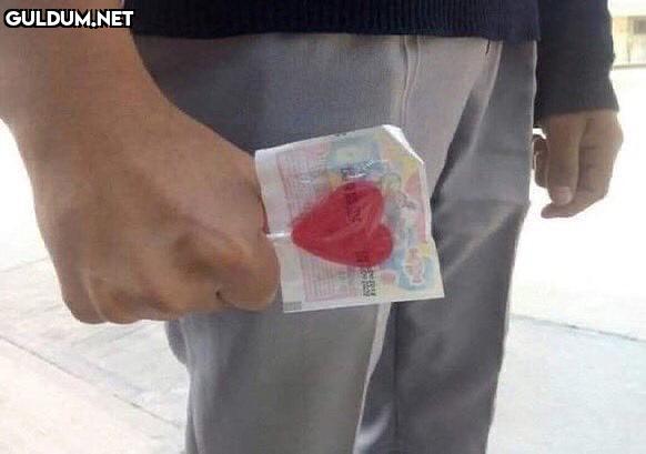 Ilk okulda sevdiğim kızın...