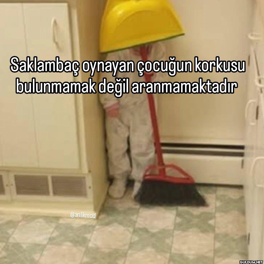 Saklambaç oynayan çocuğun...