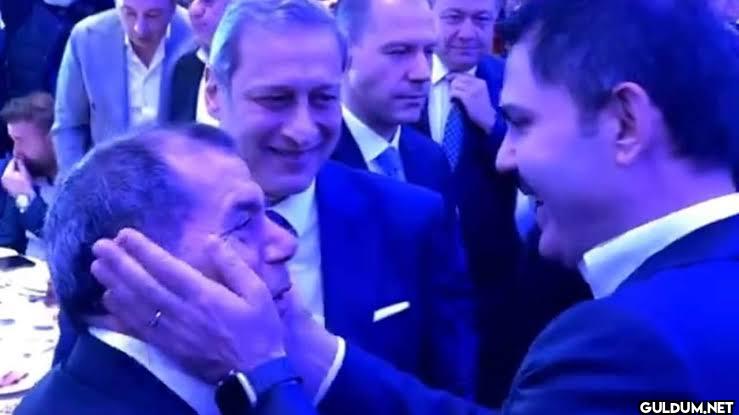 Dur şu an yanak okşatıyor...