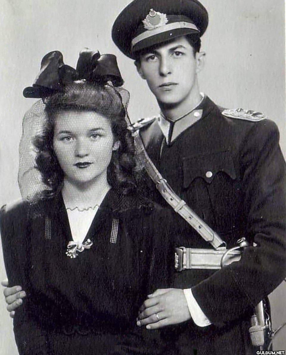 Bir Türk subayı ve eşi, 1930.