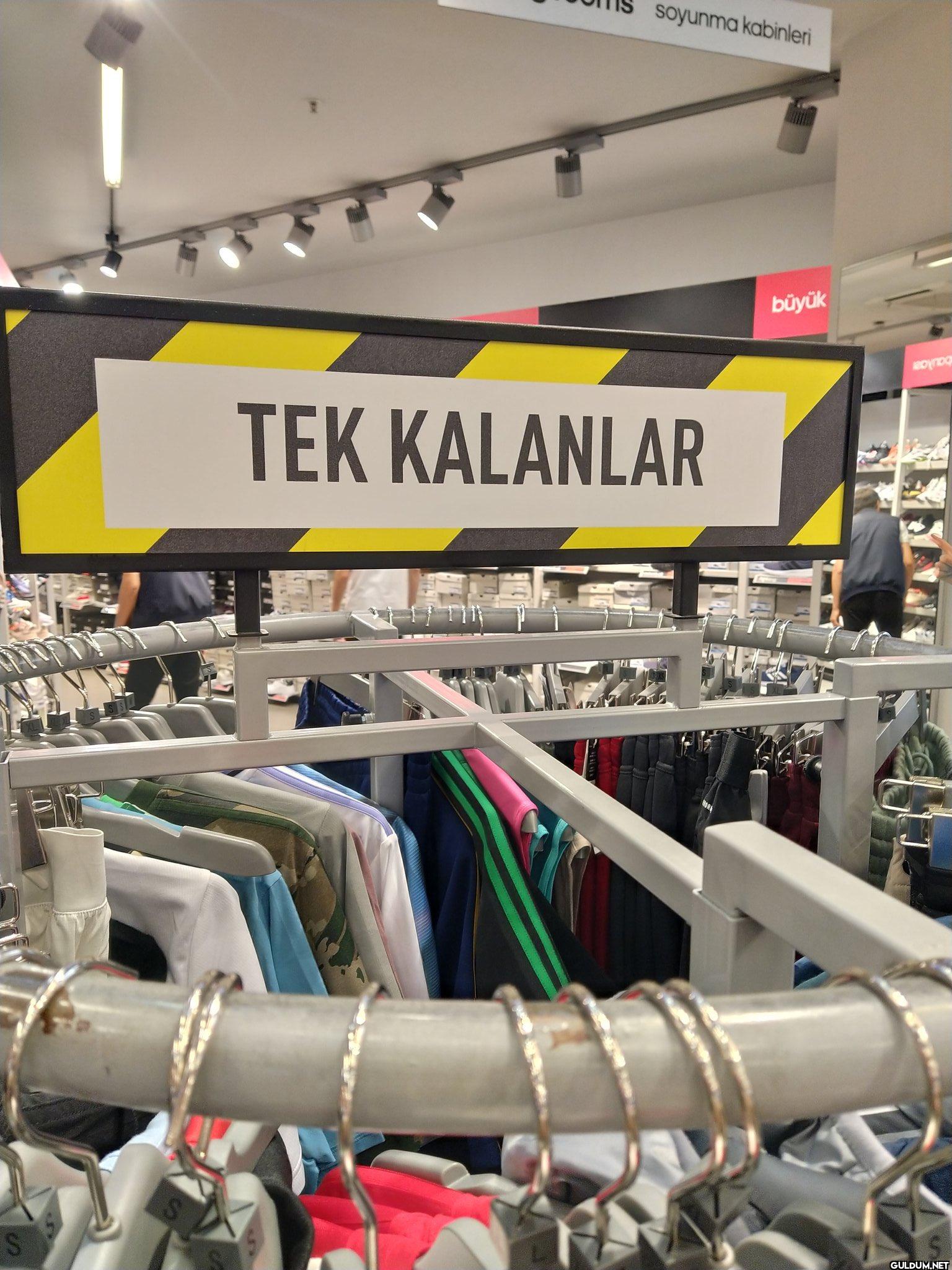 soyunma kabinleri TEK...
