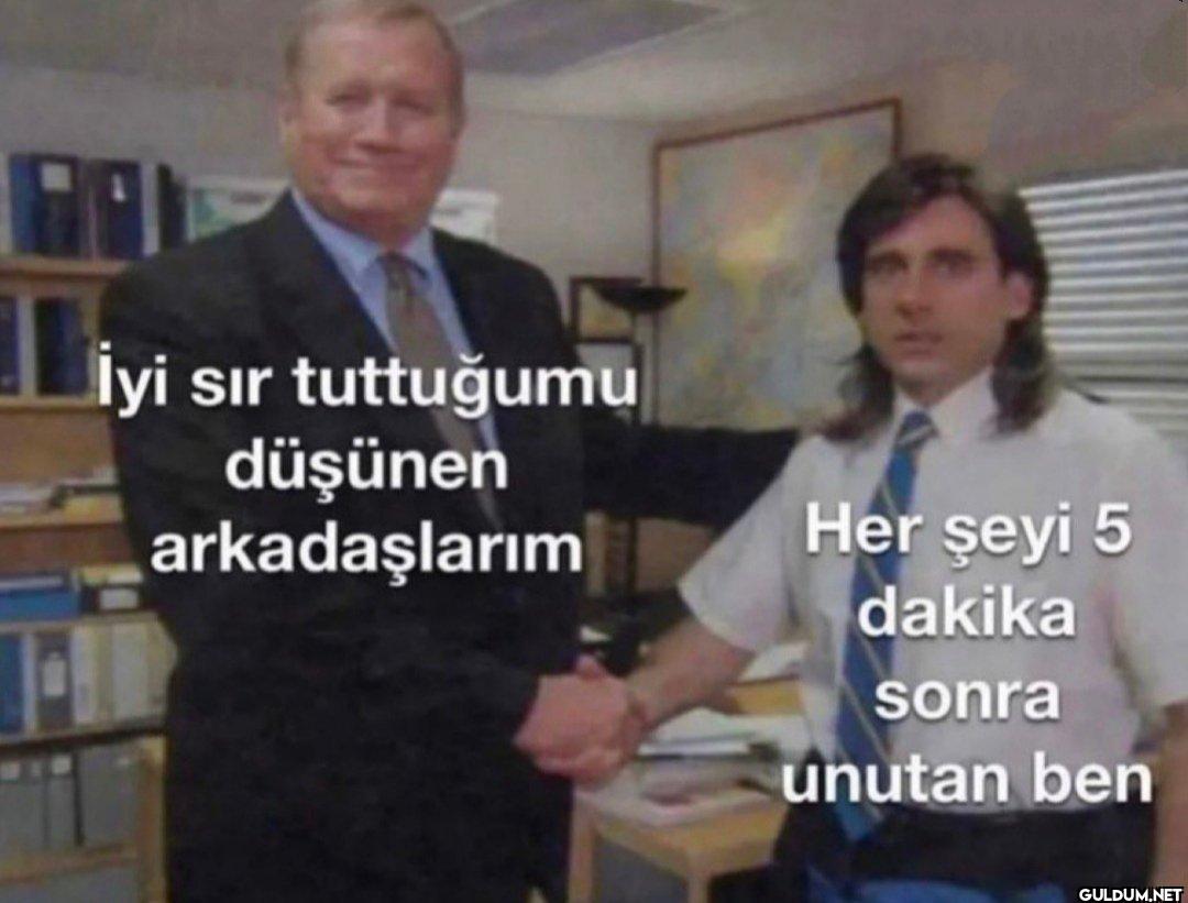 İyi sır tuttuğumu düşünen...