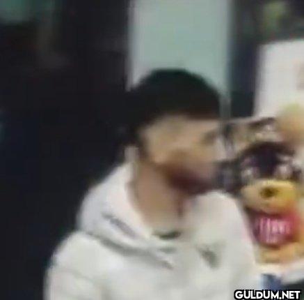 Bu saç traşına sahip...