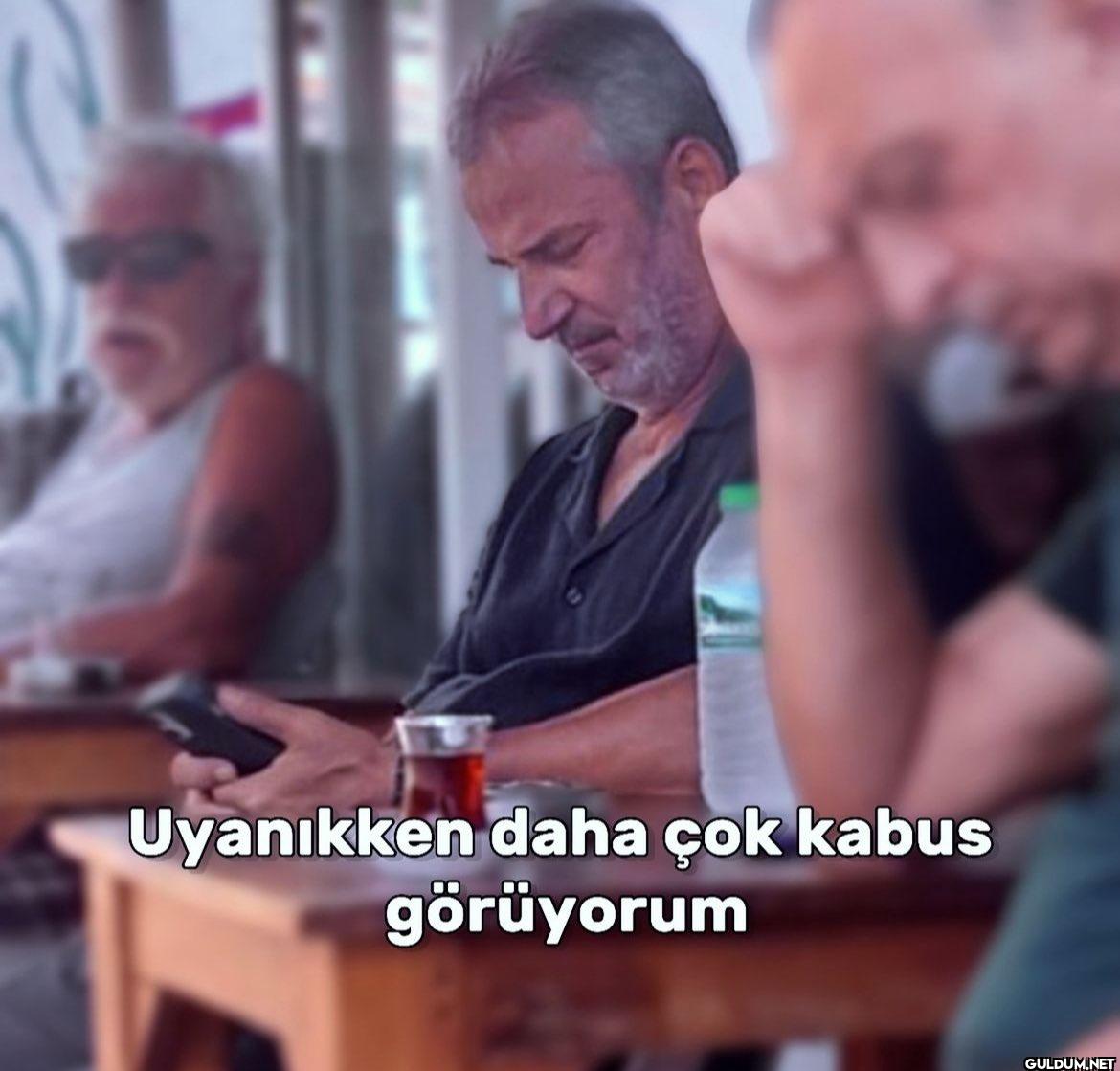 Uyanıkken daha çok kabus görüyorum