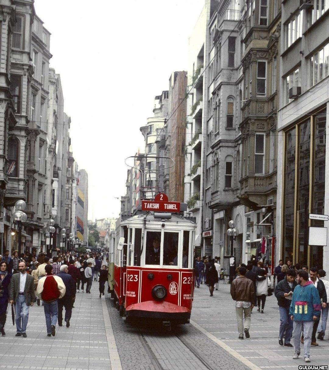İstiklal Caddesi'nin 1992...