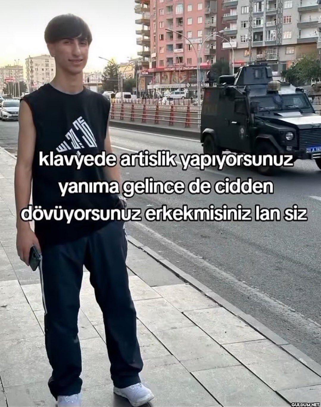 Dar sokaklarda...