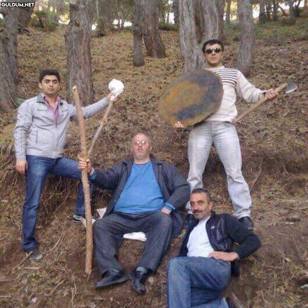 +Deprem oluyor!
-Hayır...