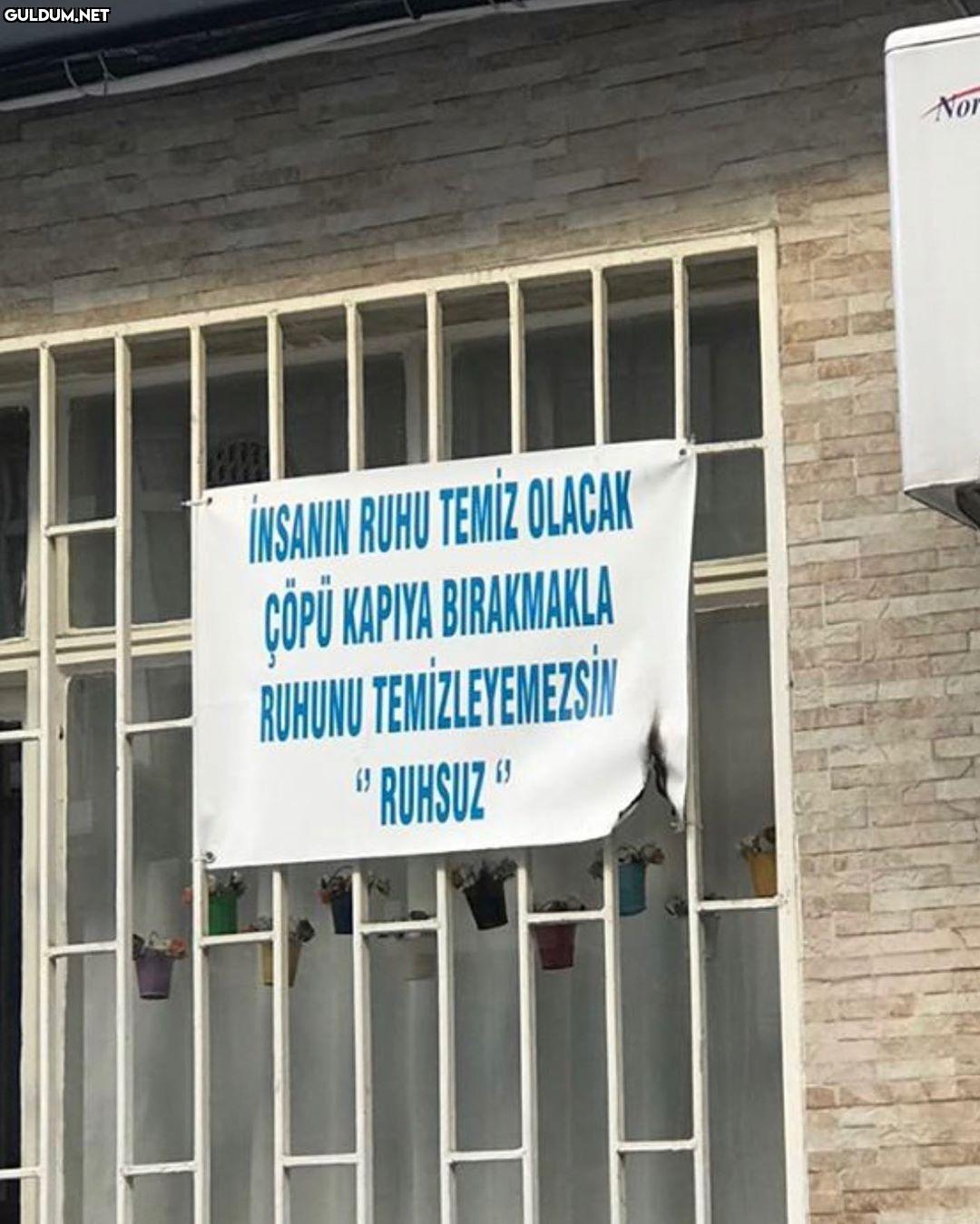 Yengem çöpü çıkarmış Nor...