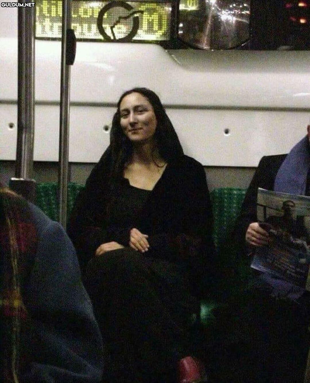 mona lisa’nın yüzündeki...