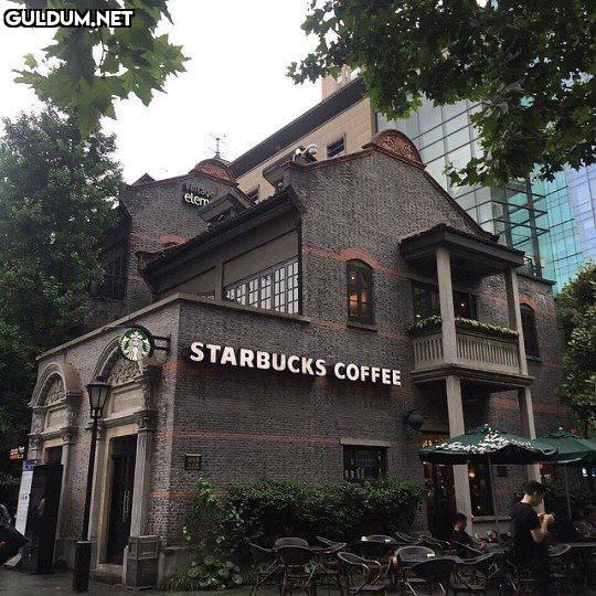 Hogwarts starbucks şubesi...