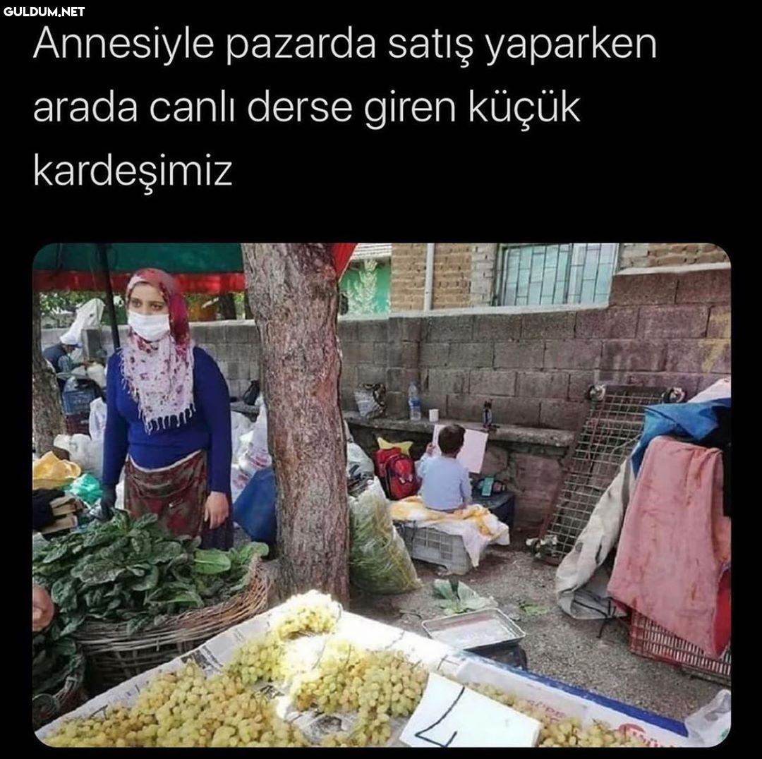 Annesiyle pazarda satış...