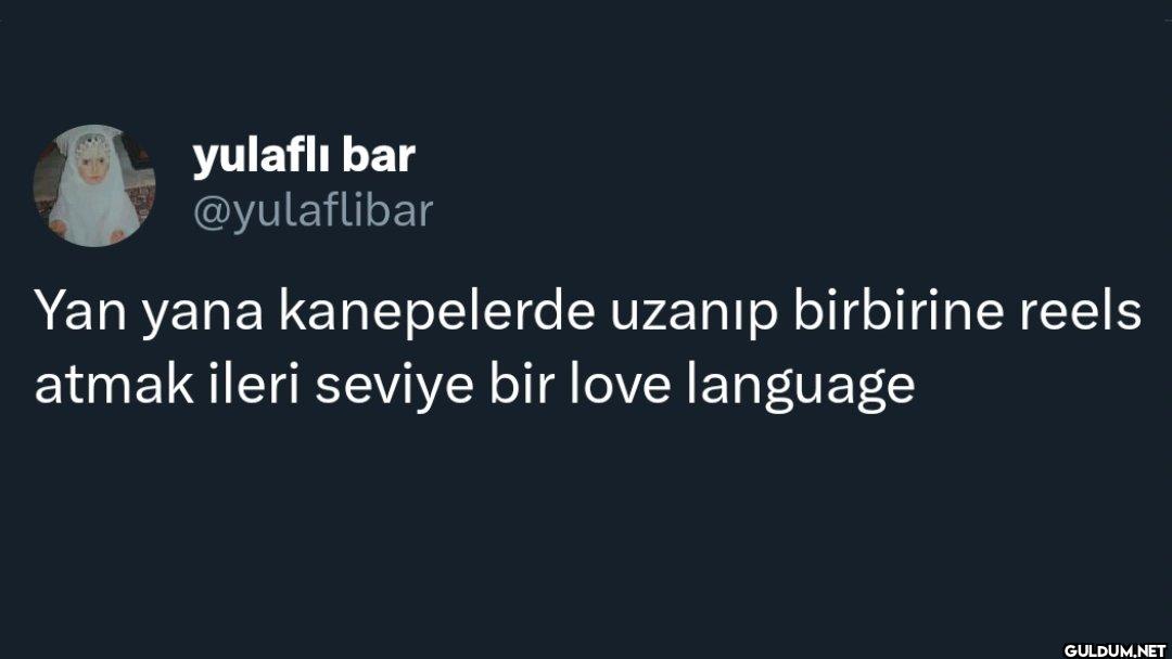 Yan yana kanepelerde...