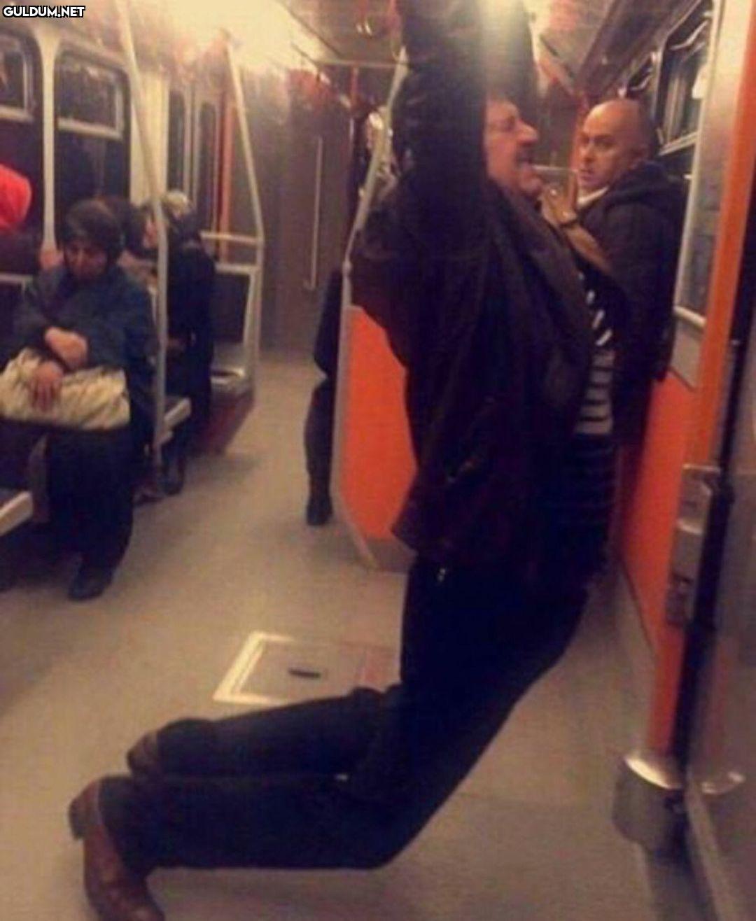 İşe gidiyoruz...  Kaynak