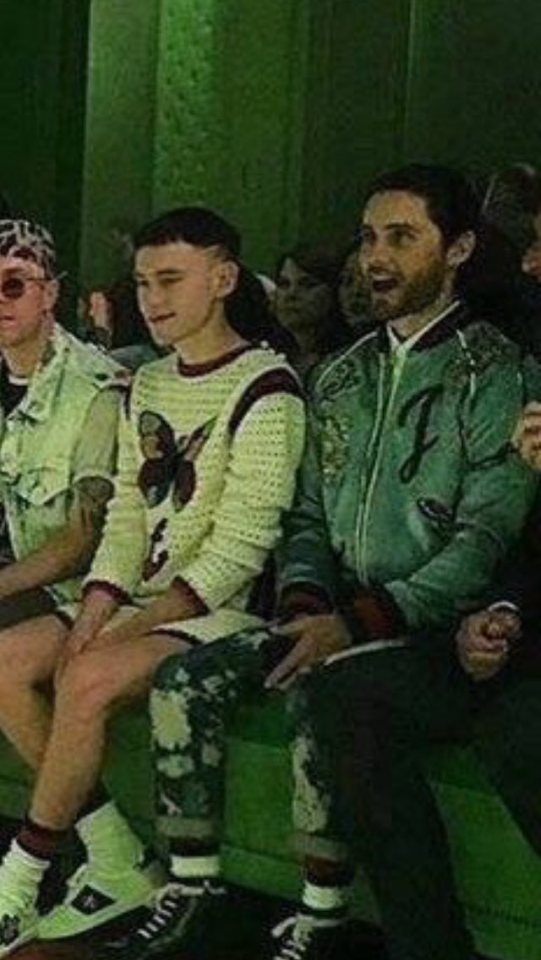 Jared leto beğendiğini alır.