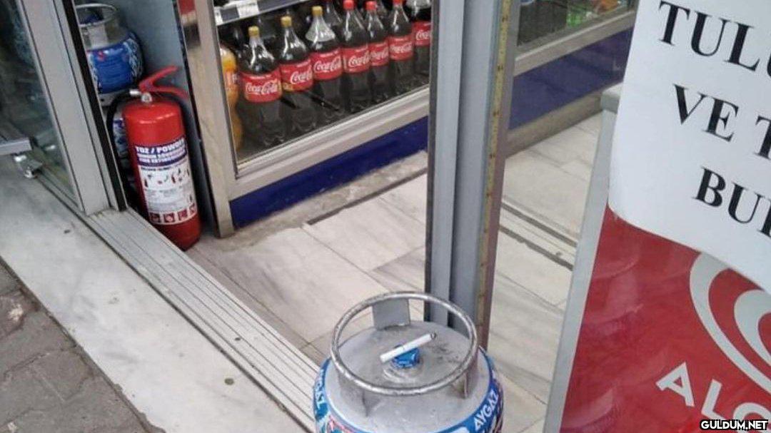 Bakkalda sigara...
