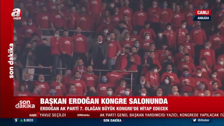 bir kaç tane maske takan...
