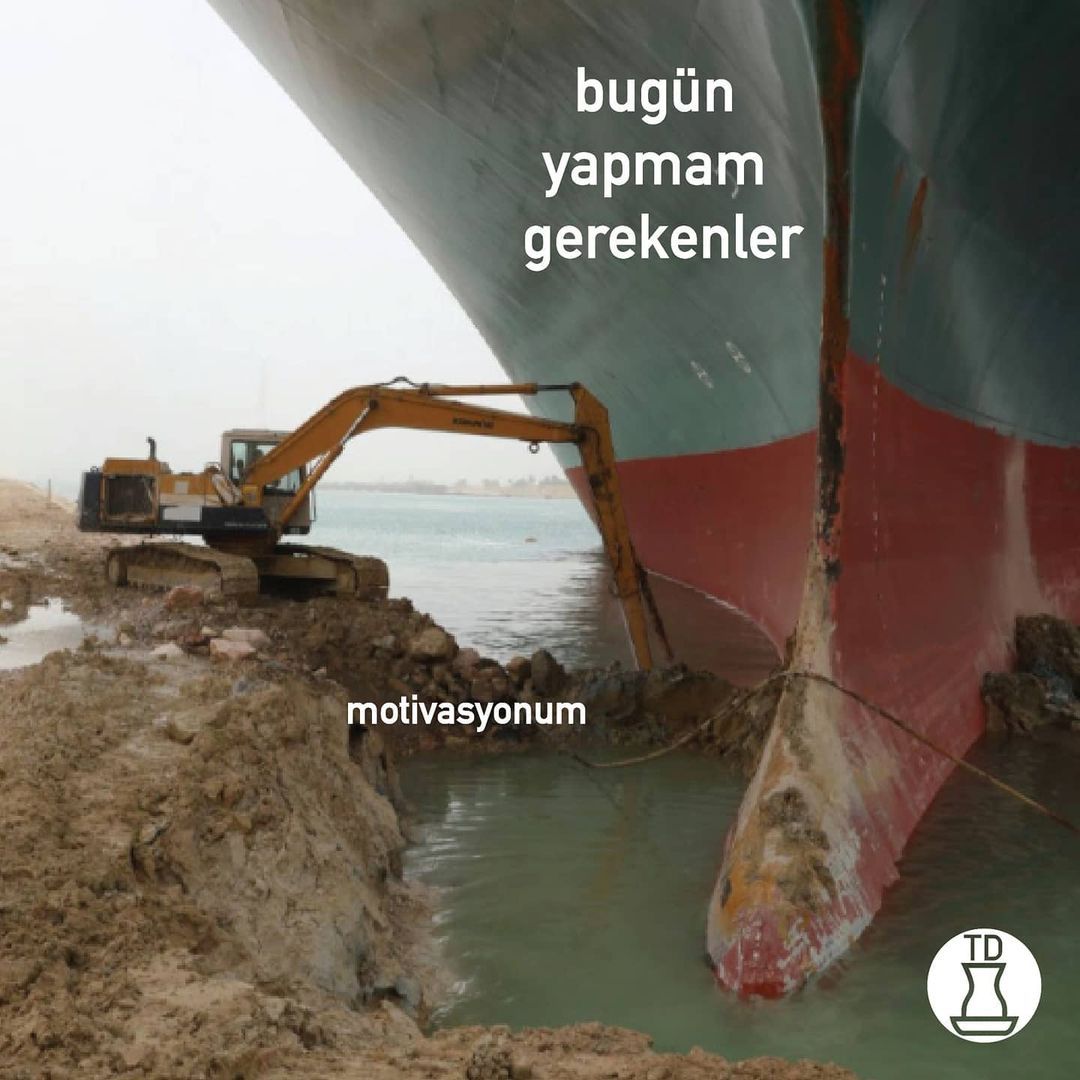 Süveyş Kanalı'ndaki gemi...