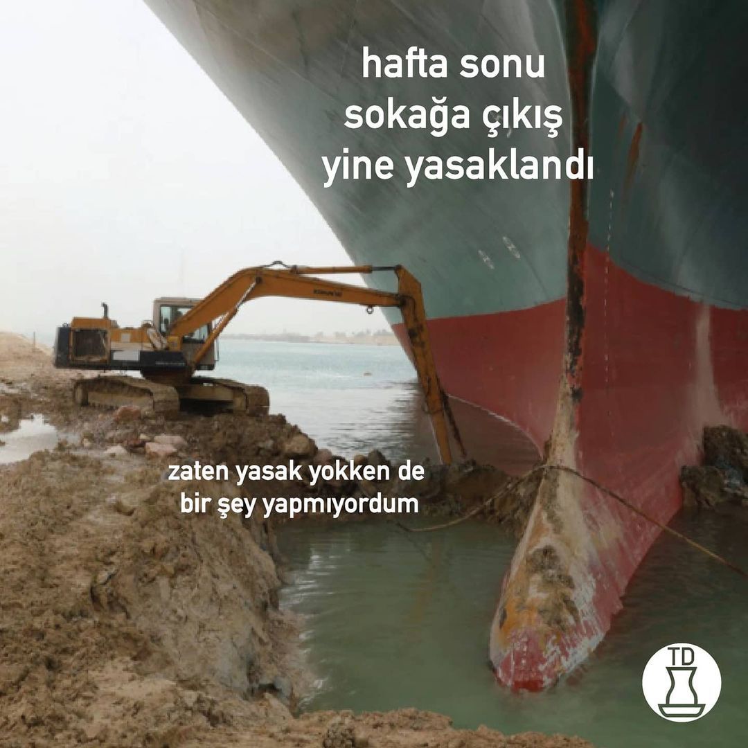 Süveyş Kanalı'ndaki gemi...