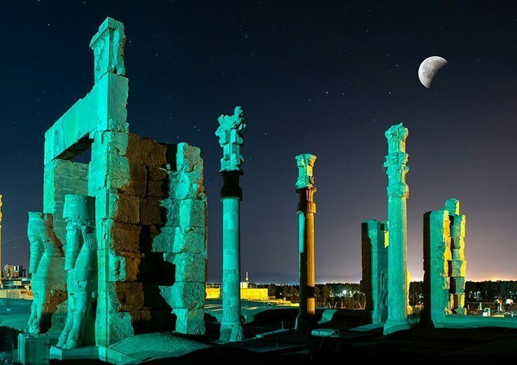 🌙 2018 yılında Persepolis...
