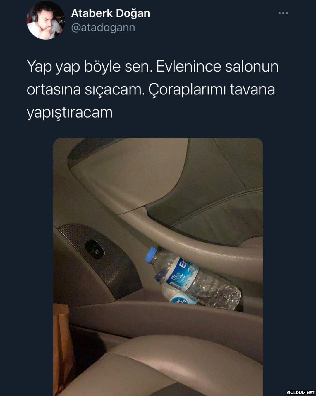 kadın arabada eşya bırakma...