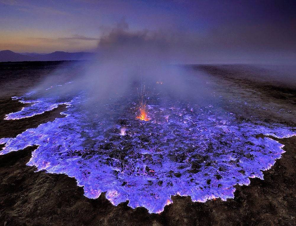 🌋 Mavi lav püskürten Kawah...