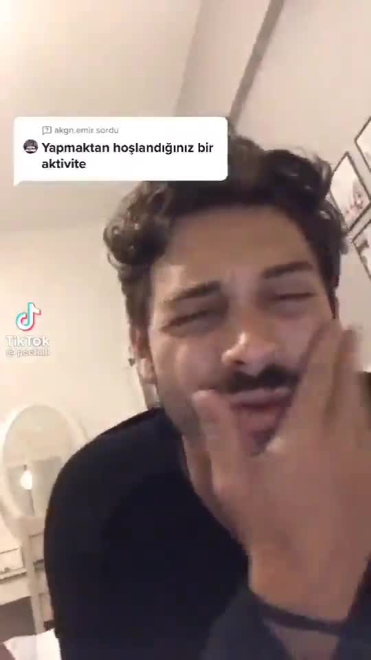Metin sadece 'Kaynak' kelimesinden oluşmaktadır.