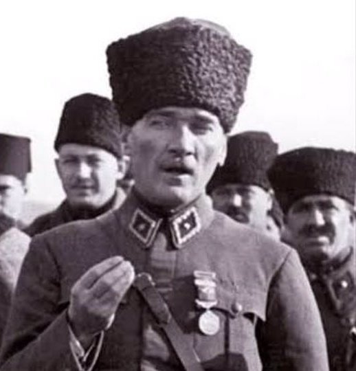 Göbeğini az açmışsın biraz...