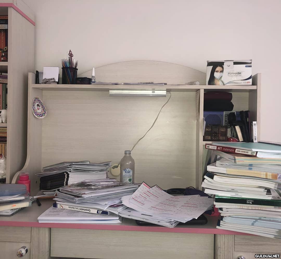 Boşluğa düşmüş gibi...