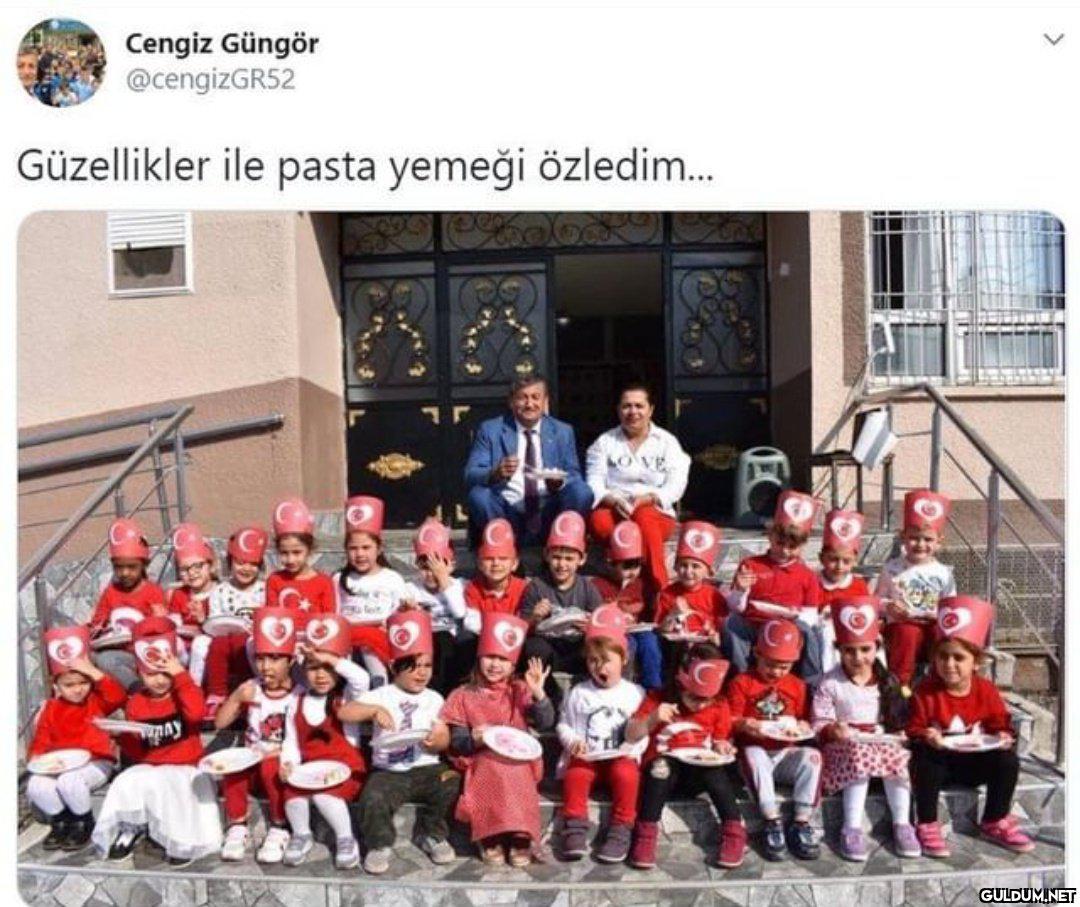 Öğrencilerini özleyen...
