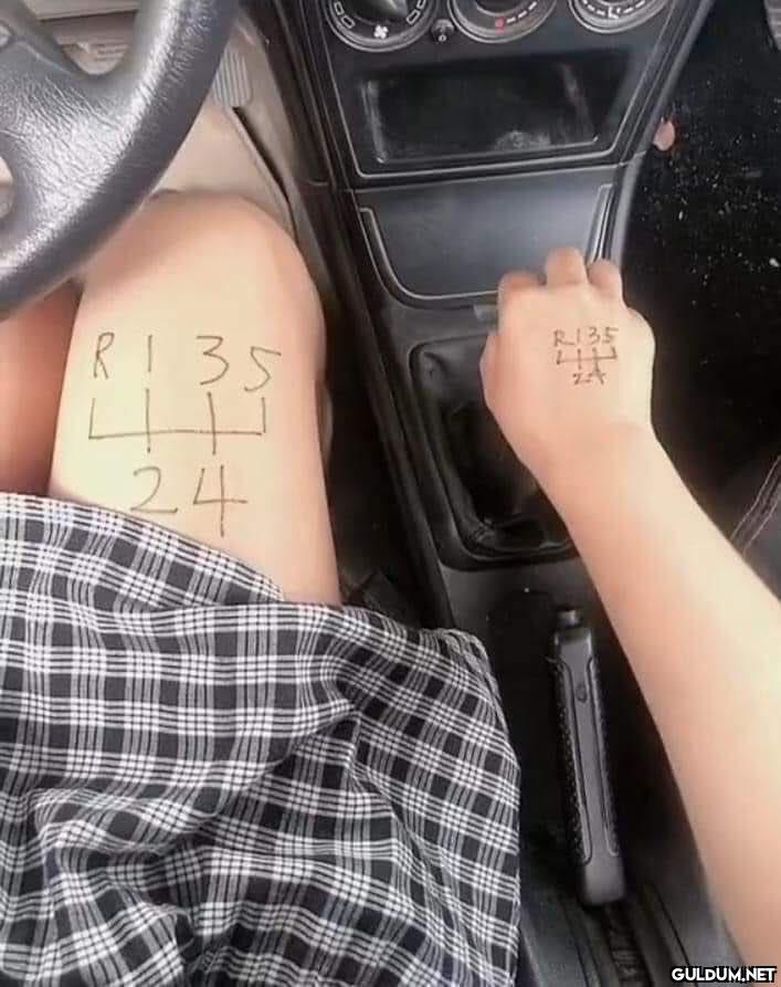 " Kızlar yine aynı...