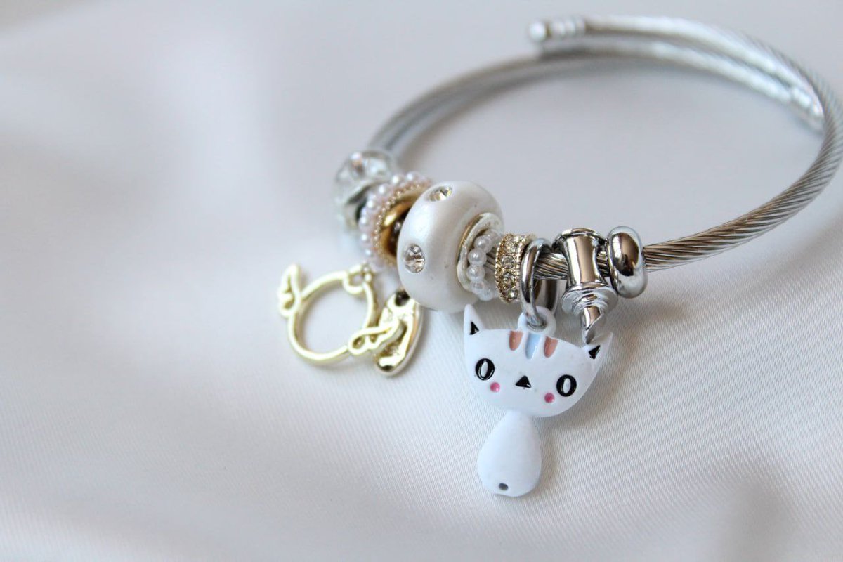 White Kitty Charm Bileklik...