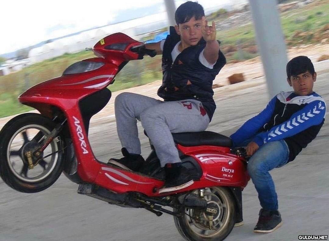 mobiletin önünü...
